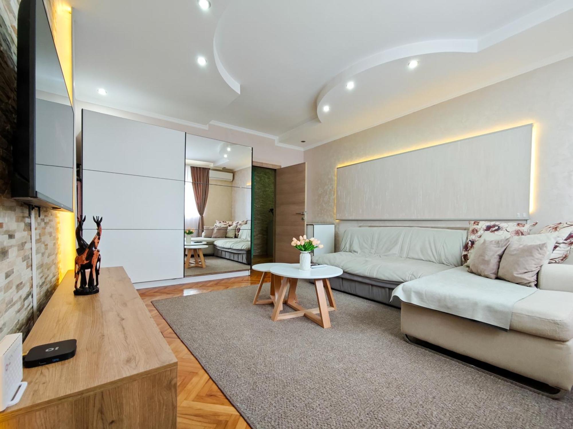 Apartman Julija Donji Milanovac Buitenkant foto