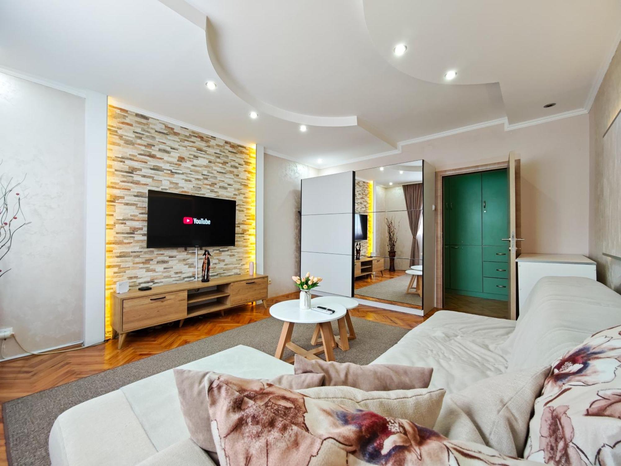 Apartman Julija Donji Milanovac Buitenkant foto