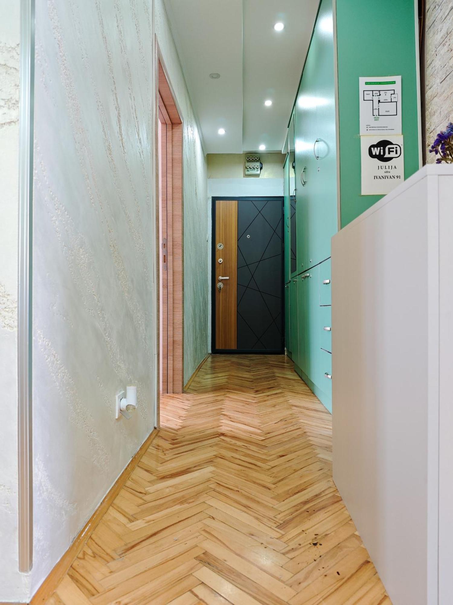 Apartman Julija Donji Milanovac Buitenkant foto