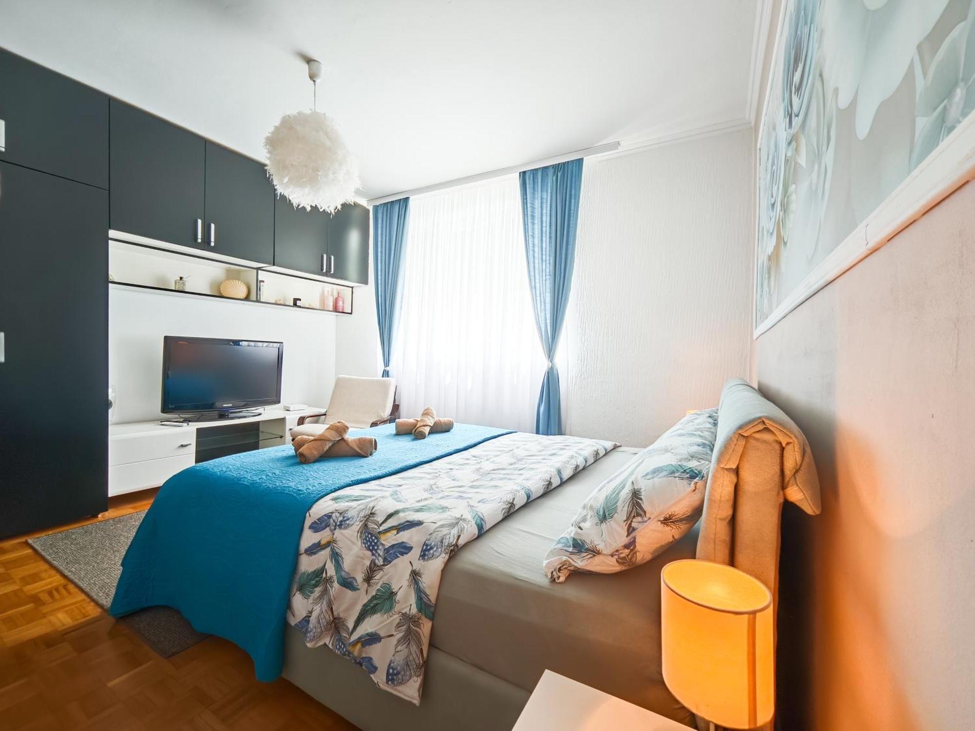 Apartman Julija Donji Milanovac Buitenkant foto