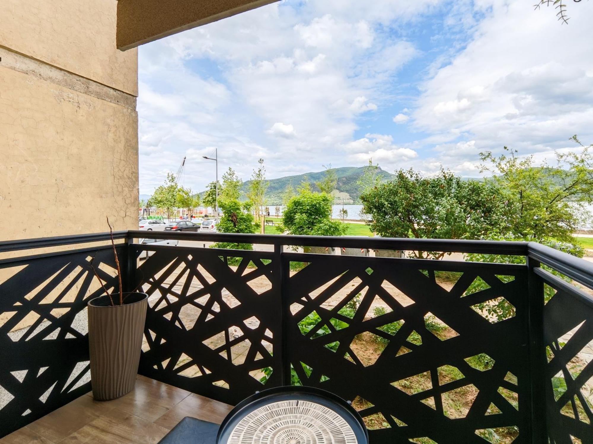 Apartman Julija Donji Milanovac Buitenkant foto