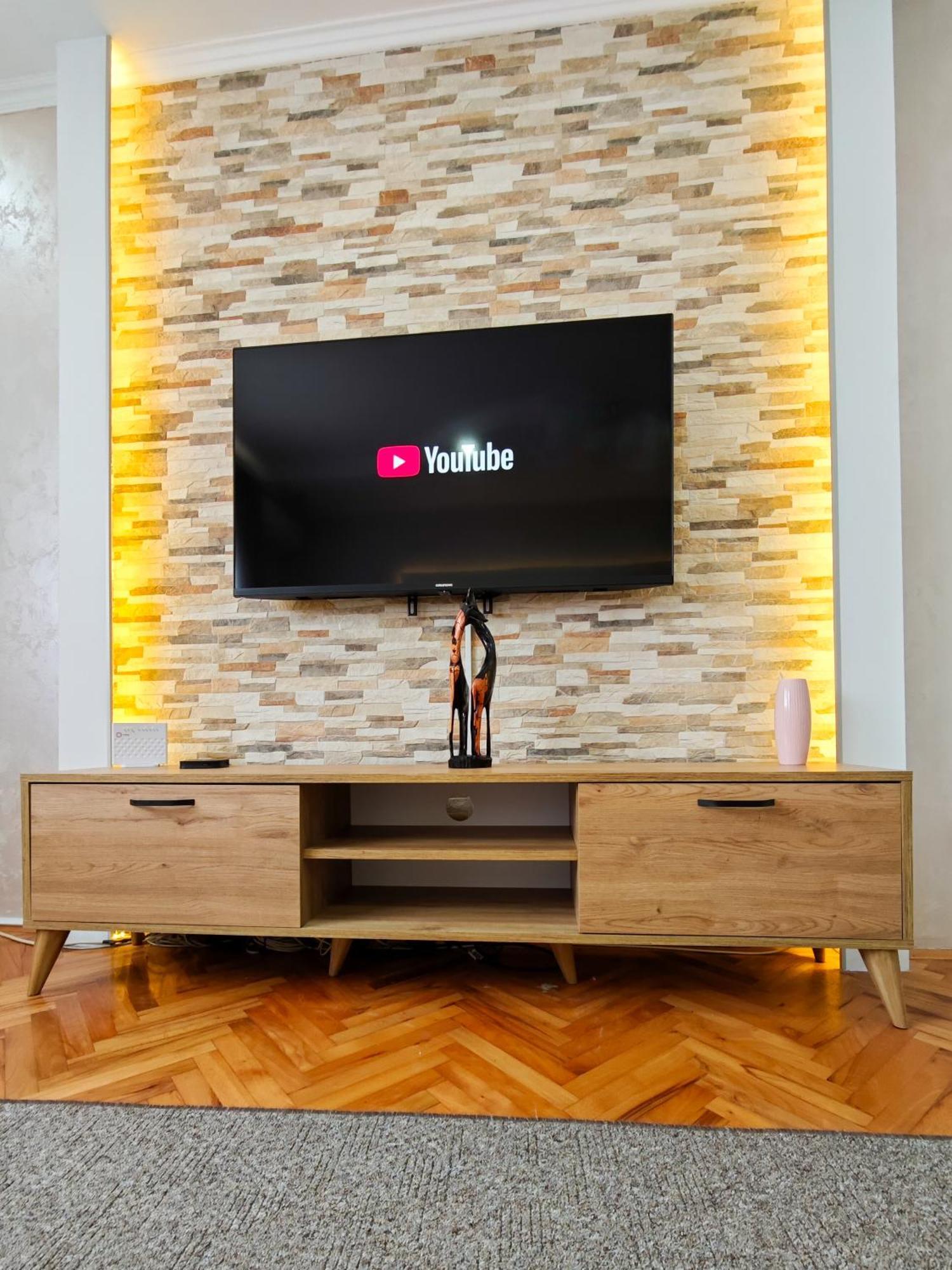 Apartman Julija Donji Milanovac Buitenkant foto